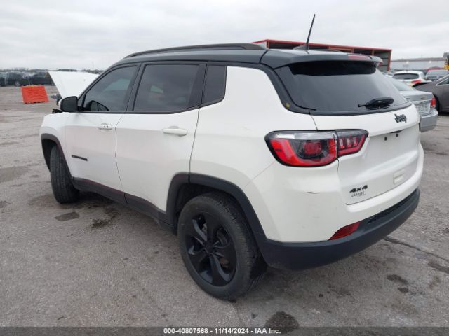3C4NJDBB3JT325528 Jeep Compass Altitude 4x4