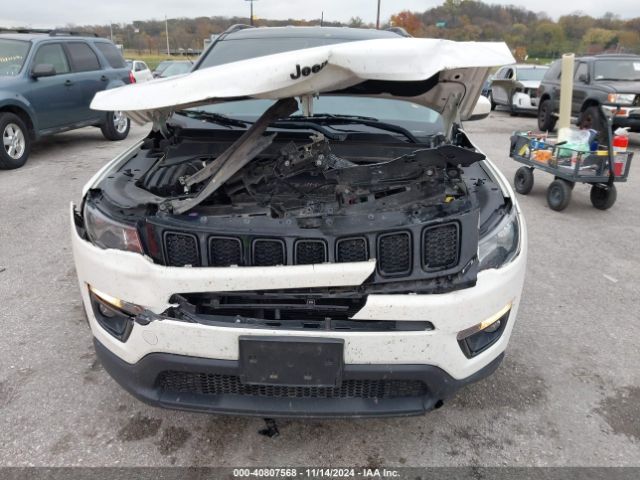 3C4NJDBB3JT325528 Jeep Compass Altitude 4x4