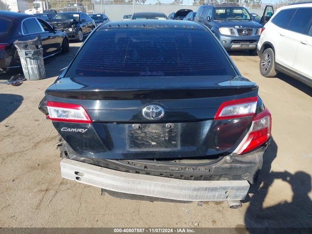 4T1BF1FK3EU860072 Toyota CAMRY SE