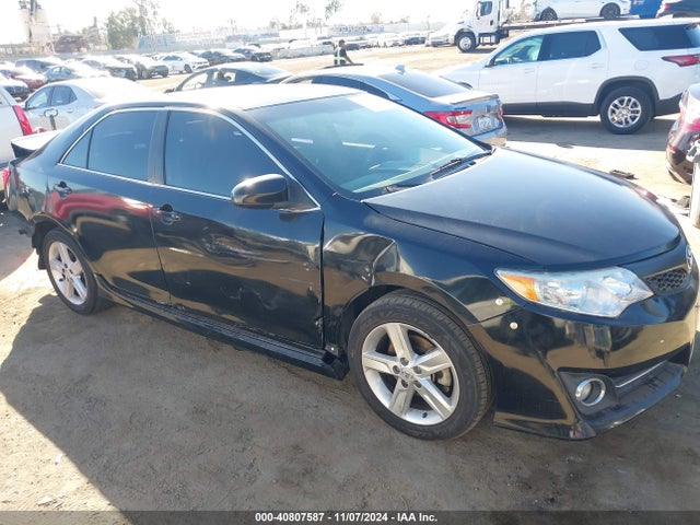4T1BF1FK3EU860072 Toyota CAMRY SE