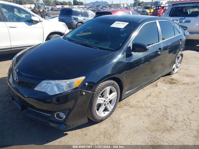 4T1BF1FK3EU860072 Toyota CAMRY SE