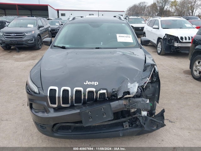1C4PJLCS7FW737695 Jeep Cherokee Latitude