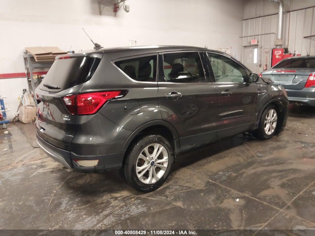 Ford ESCAPE SE 2019 1FMCU9GD2KUC11903 Image 4