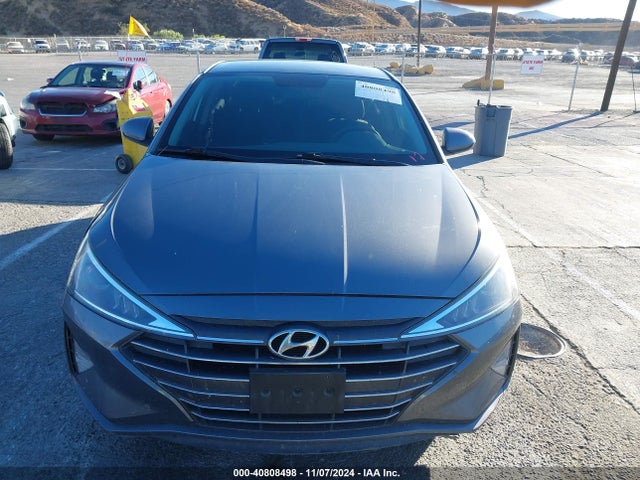 Hyundai ELANTRA SE 2019 5NPD74LFXKH422013 Image 12