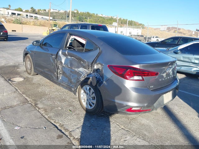 Hyundai ELANTRA SE 2019 5NPD74LFXKH422013 Image 3