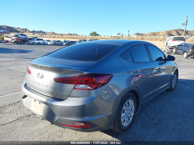Hyundai ELANTRA SE 2019 5NPD74LFXKH422013 Image 4
