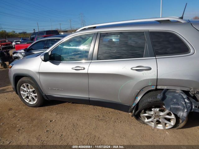 1C4PJMCS0HW633929 Jeep Cherokee Latitude 4x4