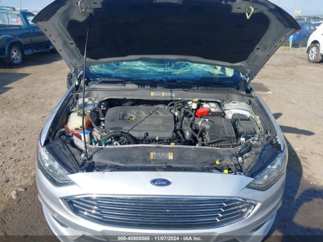 3FA6P0HD8HR256689 Ford FUSION SE