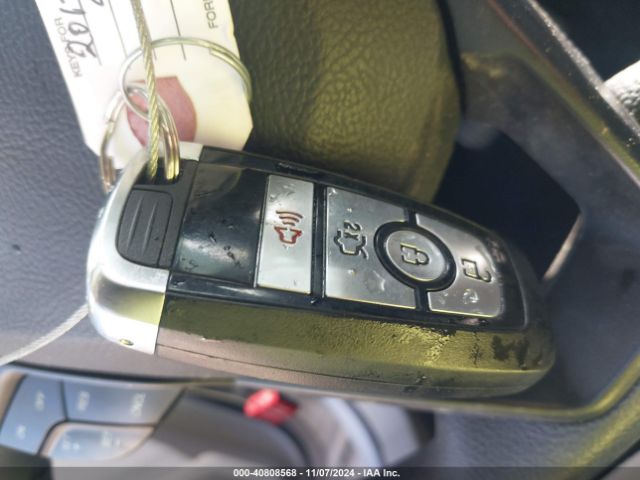 3FA6P0HD8HR256689 Ford FUSION SE