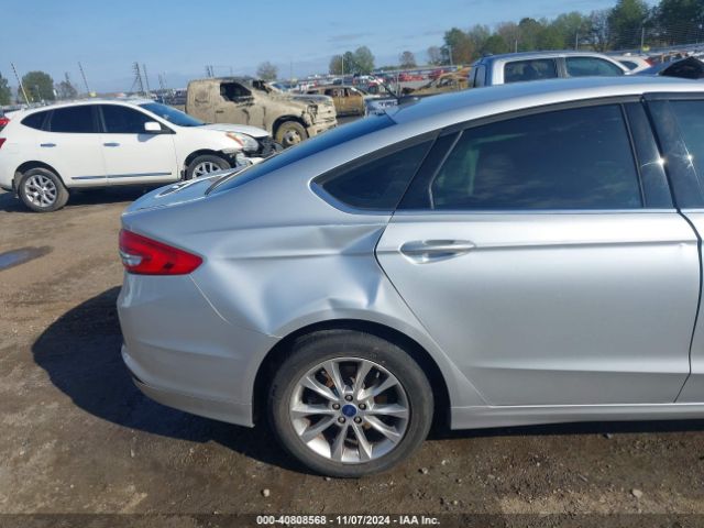 3FA6P0HD8HR256689 Ford FUSION SE