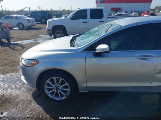 3FA6P0HD8HR256689 Ford FUSION SE