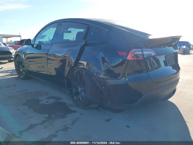 2021 TESLA MODEL Y 5YJYGDEE8MF111798 Photo 2