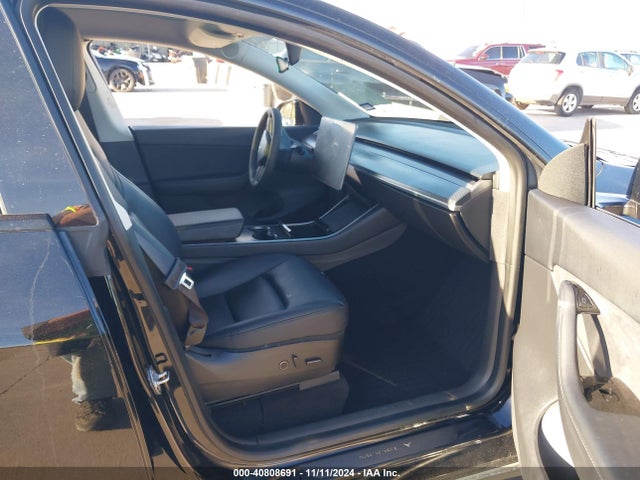 2021 TESLA MODEL Y 5YJYGDEE8MF111798 Photo 4