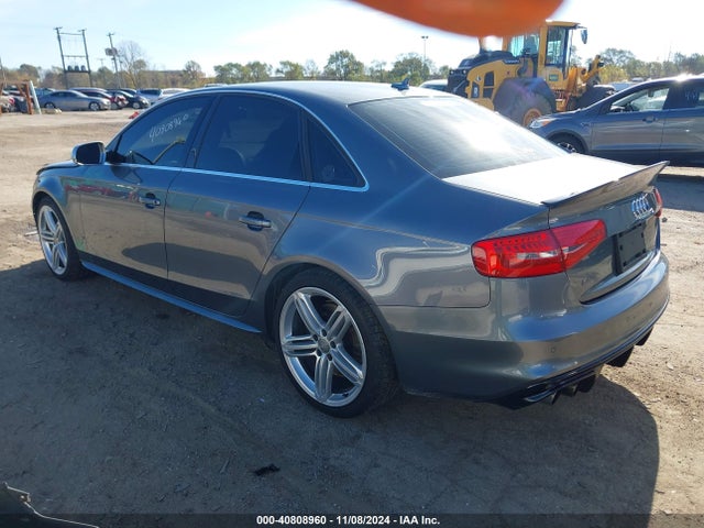 2013 AUDI S4 WAUBGAFLXDA227978 Photo 2
