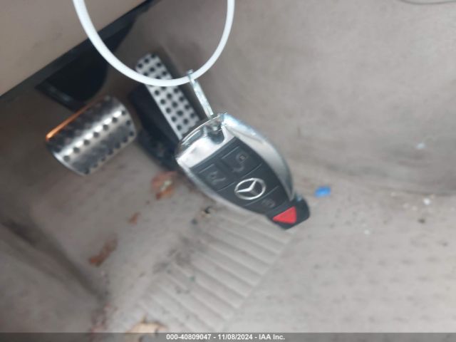 2011 MERCEDES-BENZ C 300 WDDGF5EB5BR168046 Photo 10