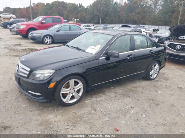 2011 MERCEDES-BENZ C 300 WDDGF5EB5BR168046 Photo 1