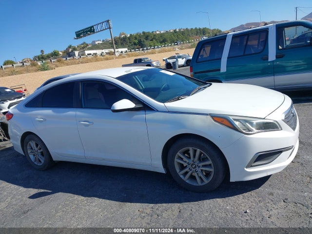 Hyundai SONATA SE 2016 5NPE24AF2GH269544 Image 13
