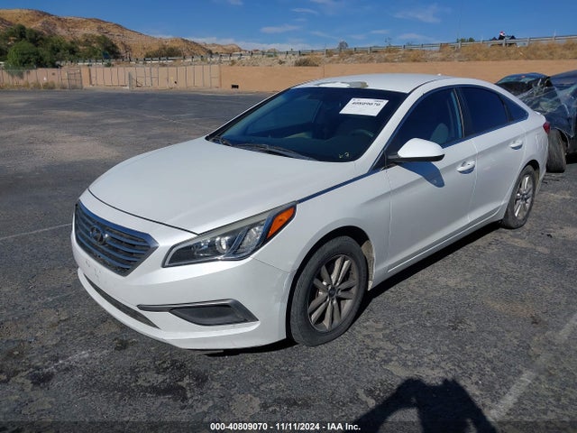 Hyundai SONATA SE 2016 5NPE24AF2GH269544 Image 2