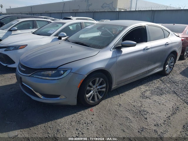 Chrysler 200 Limited 2015 1C3CCCAB5FN671332 Image 2