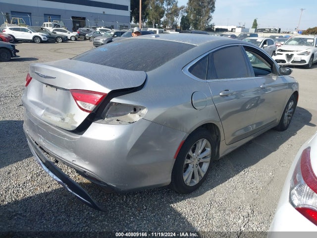 Chrysler 200 Limited 2015 1C3CCCAB5FN671332 Image 4