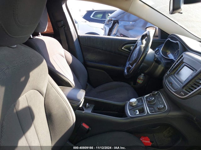 Chrysler 200 Limited 2015 1C3CCCAB5FN671332 Image 5