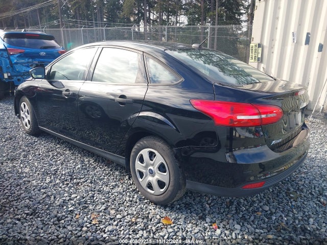 Ford FOCUS S 2018 1FADP3E21JL279280 Image 3