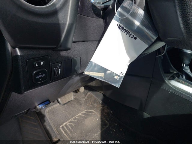 Toyota COROLLA LE 2019 5YFBURHE6KP895486 Image 17