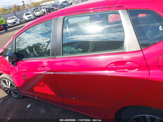 Honda FIT EX 2018 3HGGK5H81JM703736 Image 14