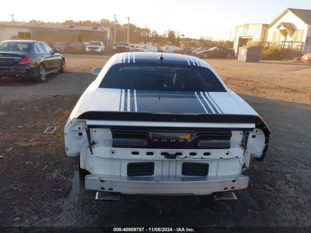 2C3CDZFJ1HH588802 Dodge Challenger 392 Hemi Scat Pack Shaker