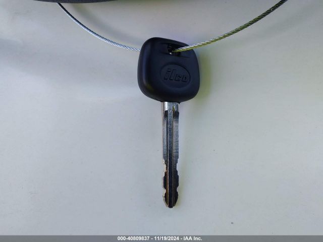 JTKKUPB40E1042359 Scion XD