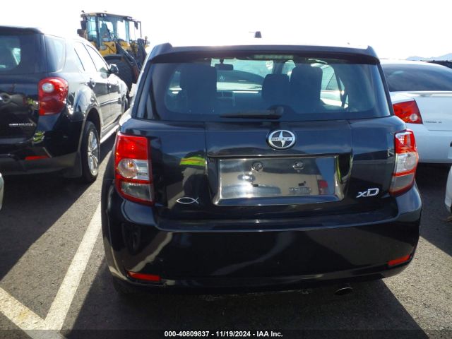 JTKKUPB40E1042359 Scion XD