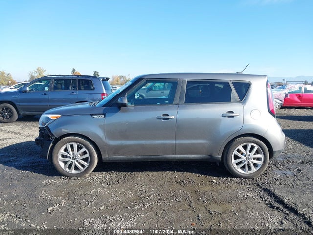 KIA SOUL + 2018 KNDJP3A5XJ7586663 Image 14