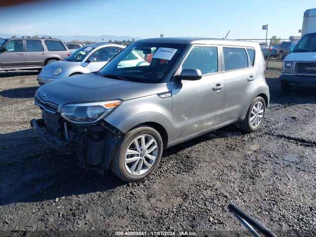 KIA SOUL + 2018 KNDJP3A5XJ7586663 Image 2