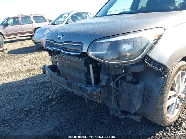 KIA SOUL + 2018 KNDJP3A5XJ7586663 Image 6