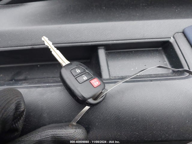 JTDKDTB30G1120004 Toyota Prius C Two