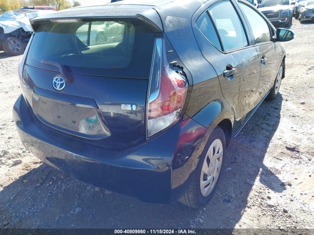 JTDKDTB30G1120004 Toyota Prius C Two