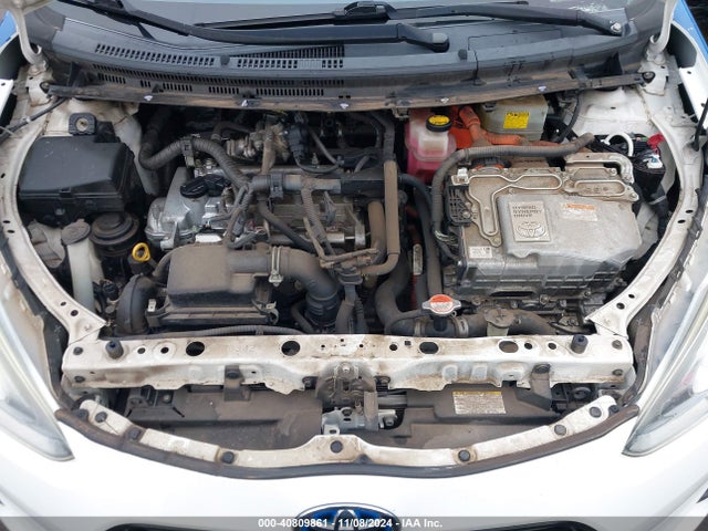 JTDKDTB35G1126185 Toyota Prius C Two