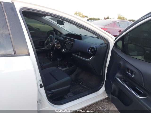 JTDKDTB35G1126185 Toyota Prius C Two