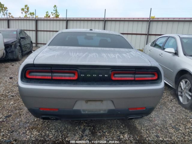2C3CDZAG8FH715831 Dodge Challenger Sxt