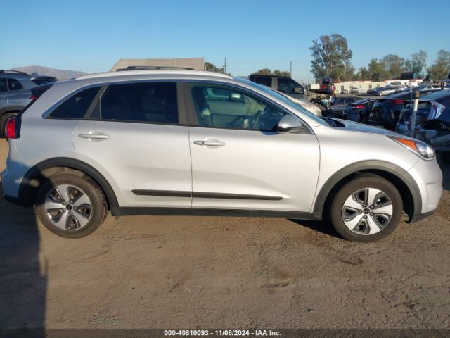 KNDCB3LC6J5153484 KIA NIRO LX