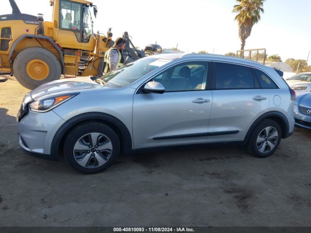 KNDCB3LC6J5153484 KIA NIRO LX