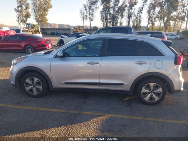 KNDCB3LC5K5233375 KIA NIRO LX