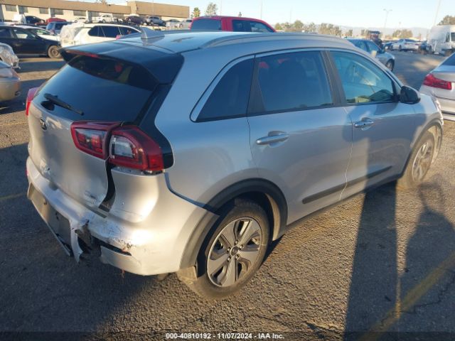 KNDCB3LC5K5233375 KIA NIRO LX