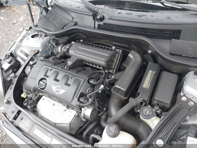 2010 MINI COOPER WMWMF3C5XATZ62795 Photo 9