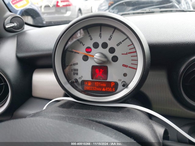 2010 MINI COOPER WMWMF3C5XATZ62795 Photo 6