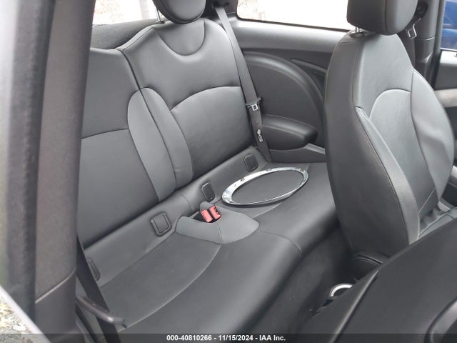 2010 MINI COOPER WMWMF3C5XATZ62795 Photo 7