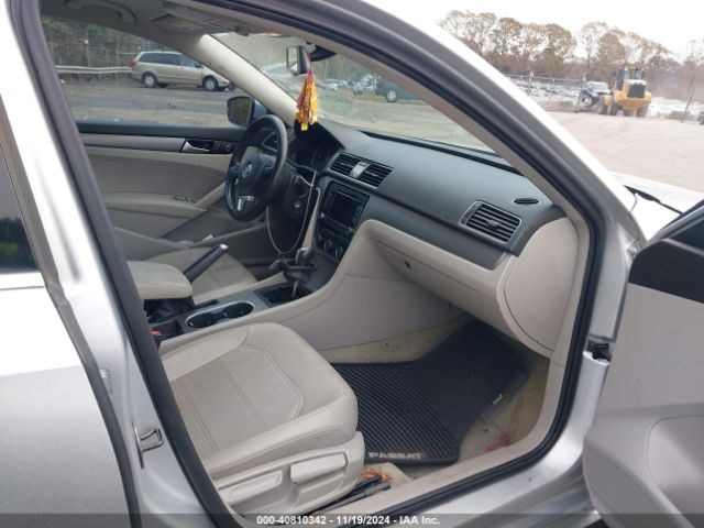 1VWBN7A31EC092198 Volkswagen Passat 2.0l Tdi Se