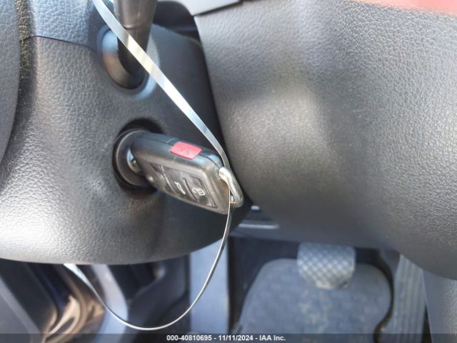 WVGAV7AX2FW611949 Volkswagen TIGUAN S