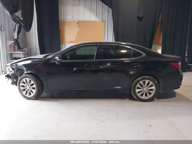 JTHBW1GG1F2077665 Lexus ES 300H