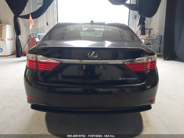 JTHBW1GG1F2077665 Lexus ES 300H